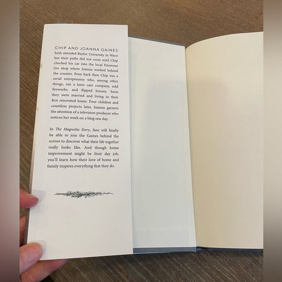 The Magnolia Story Chip and Joanna Gaines hardcover - Picture 2 of 4